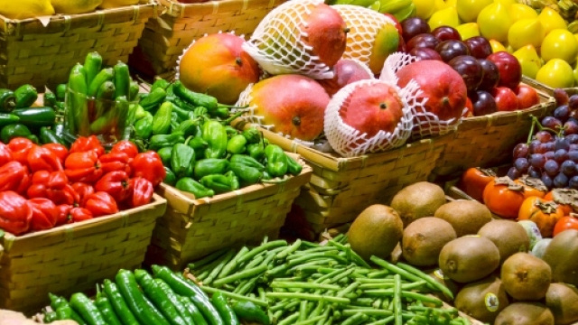 Frutta e verdura vanno conservate in frigo o no?