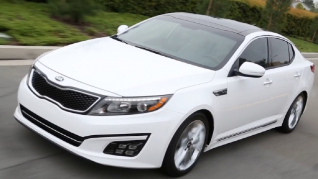 La nuova berlina Kia Optima 2015