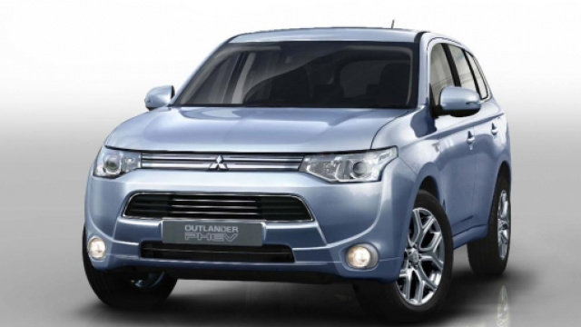 Ecco la nuova Mitsubishi Outlander Phev 2015