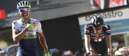 Chaves outsprints Dumoullin to take Stage 2