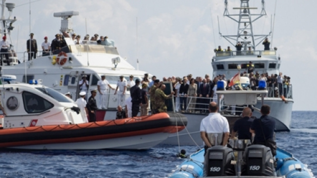 Continuano gli sbarchi in Sicilia e in Calabria.