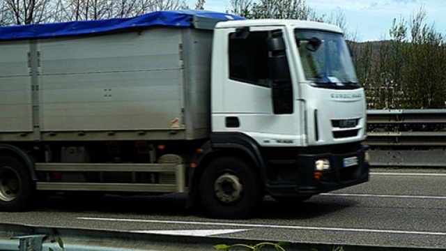 Il camion aveva targa italiana.
