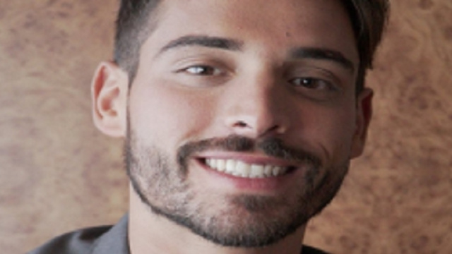 Piccolo problema per il tronista Amedeo Barbato.