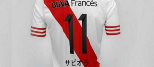 La camiseta de Saviola en japon&eacute;s
