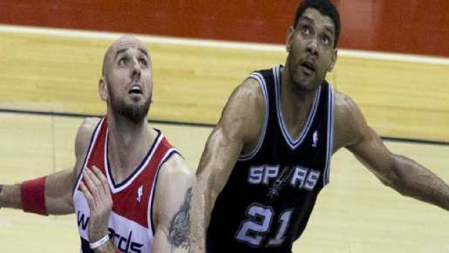 Duncan lotta a rimbalzo (fonte foto: flickr)