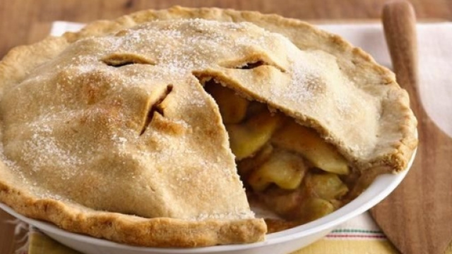 La torta di mele con cannella e mandorle