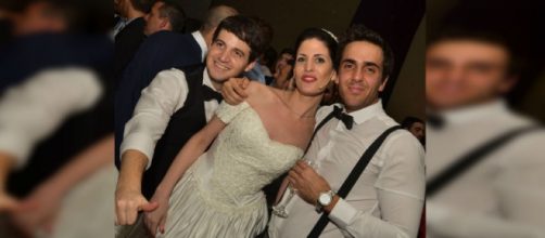 Los novios en una "Falsa boda".