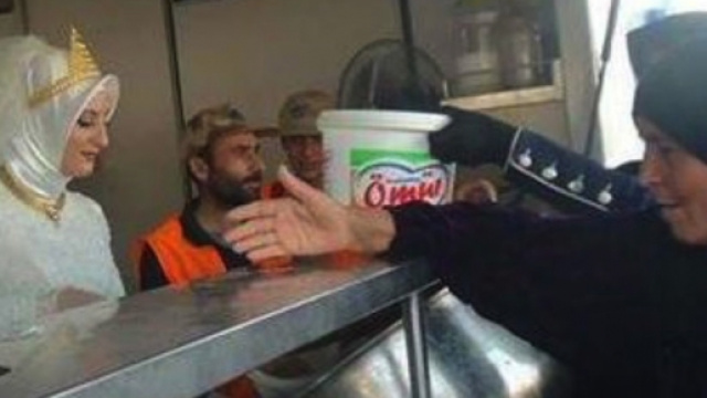 La coppia di sposi protagonista della vicenda