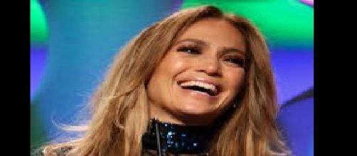 Jenifer L&oacute;pez sufre una ca&iacute;da en plena gravaci&oacute;n