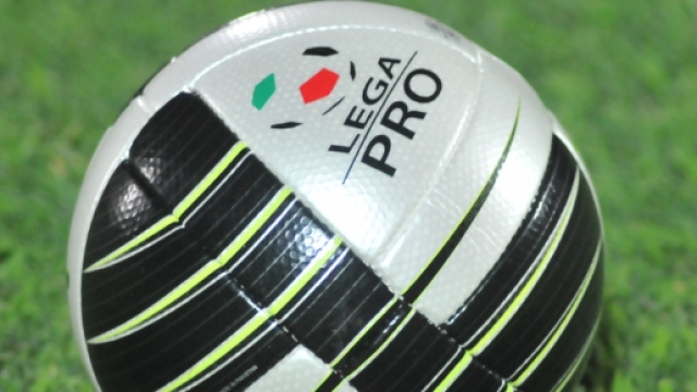 Il Lecce lavora per completare la rosa