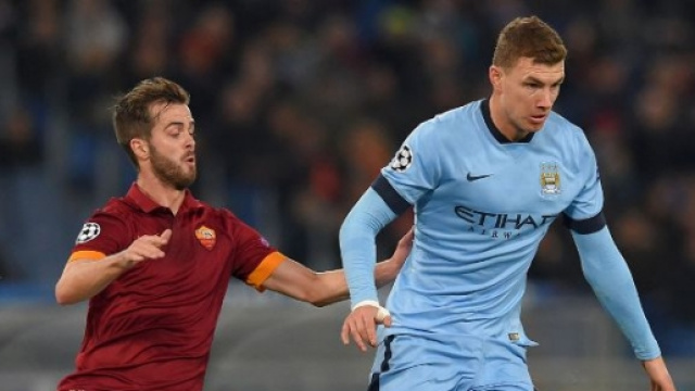 Un'immagine di Dzeko in Champions