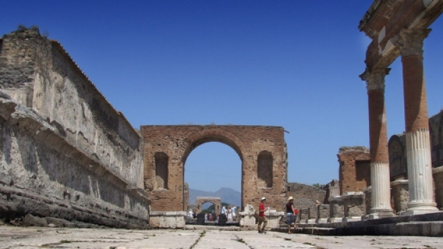 Uno scorcio dell'antico foro di Pompei.