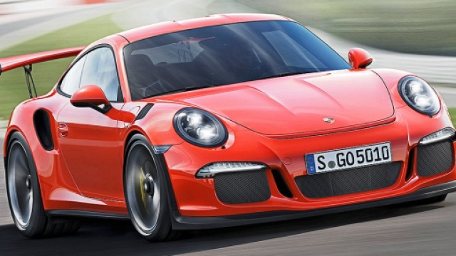 Ecco la nuova 911 GTS RS presentata nel 2015