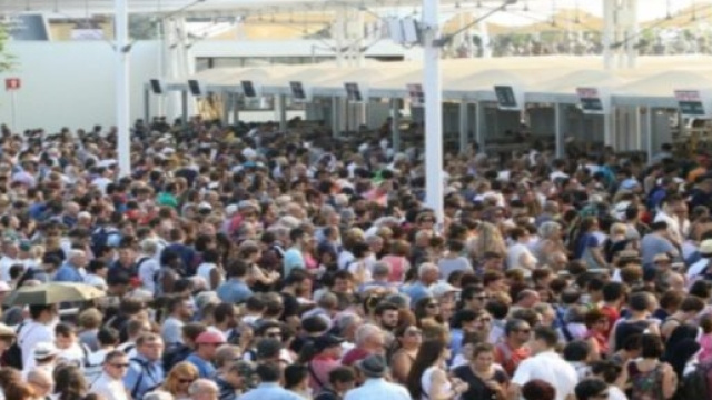 Expo. Lunghe code agli ingressi.