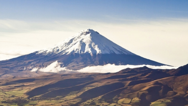 Pechino Express, sul vulcano con Ciccio e Philippe