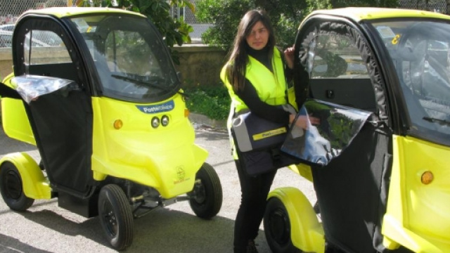 Poste Italiane assume nuovi postini