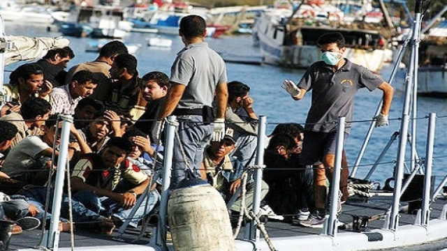 Profughi in arrivo a Lampedusa