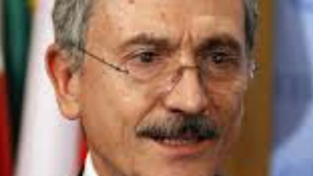 D'Alema critica Renzi come segretario