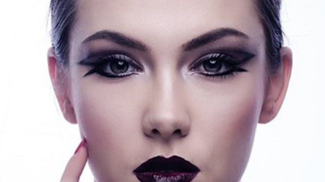 Trucco invernale per labbra e occhi
