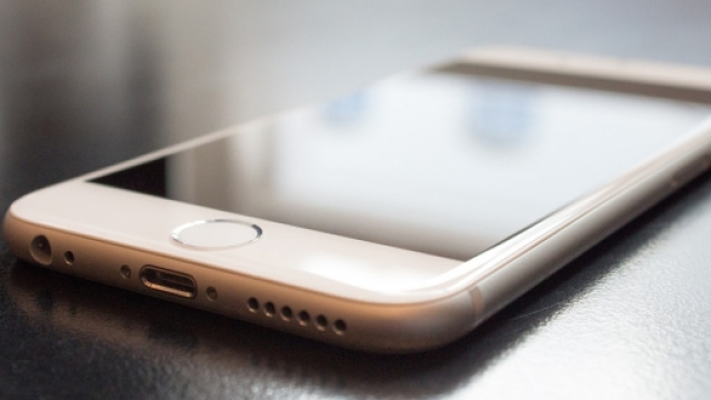 Facebook porta la realt&agrave; virtuale sugli smartphone