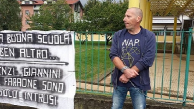 La protesta del pap&agrave; della bambina disabile