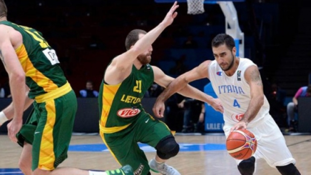 Aradori sfida la difesa lituana