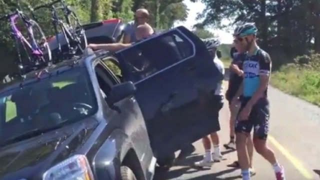 L'ammiraglia della Etixx bloccata nel fosso