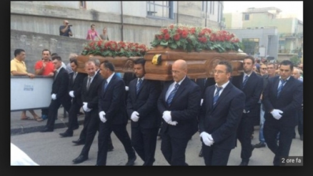 Palagonia:funerale dei coniugi catanesi