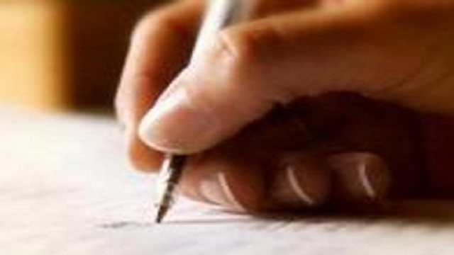 La firma finale sulle assunzioni della scuola