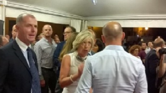 Tensione a Ferrara nell'incontro con la Giannini