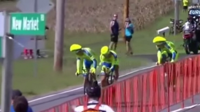 Tinkoff Saxo, solo in tre restano in piedi