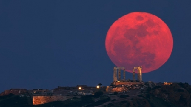 Superluna di sangue ed eclissi totale