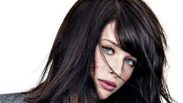 Trend 2016: capelli medi animati dallo stile messy