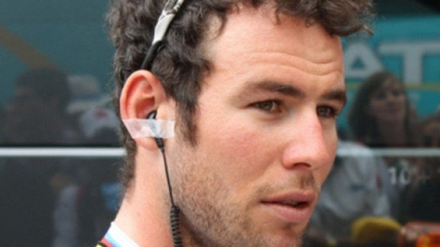Mark Cavendish pedala verso Abu Dhabi