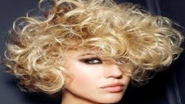 Nuovi tagli di capelli chiome ricce: stagione 2016