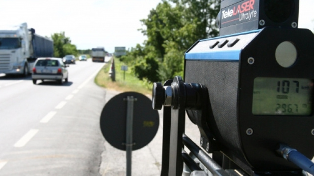 Autovelox in funzione su una strada statale