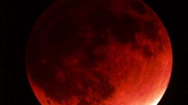 Eclissi di Luna e Superluna insieme, un dono raro