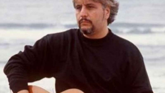 A Napoli una strada in ricordo di Pino Daniele