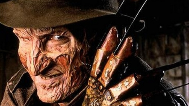Robert Englund nella parte di Freddy Krueger