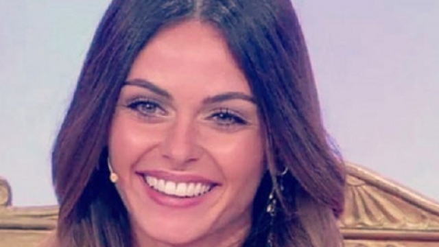 Uomini e Donne: primo bacio a stampo per Silvia