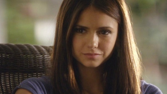 Nina Dobrev nei panni di Elena Gilbert.