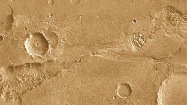 Tracce di passaggi di acqua su Marte