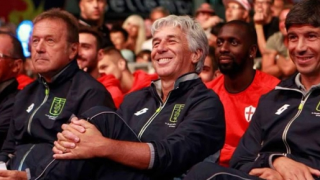 Gasperini e il suo staff tecnico.