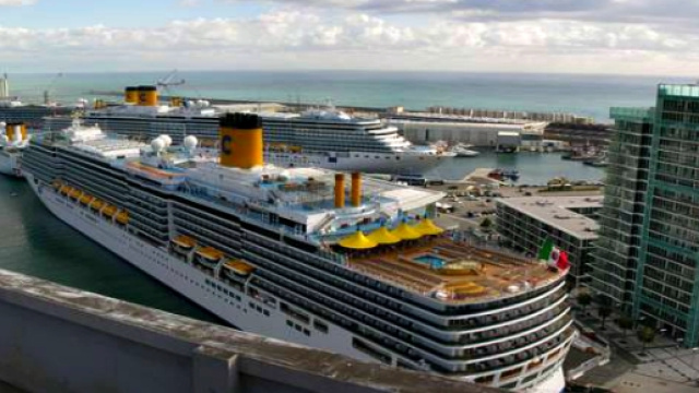 Navi della compagnia Costa al palacrociere