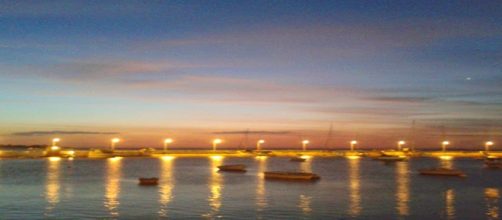 Atardecer visto desde el muelle