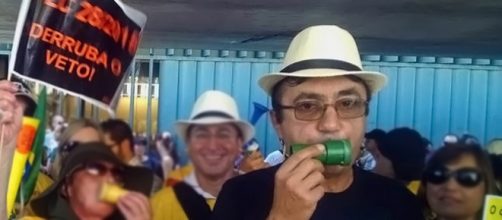 Elcio Kozminski em manifesta&ccedil;&atilde;o na C&acirc;mara