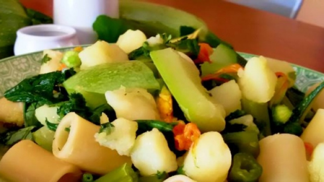 La ricetta dei ditaloni con carne e verdure