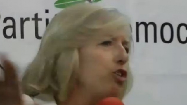 Ministro Giannini contestato a Torino