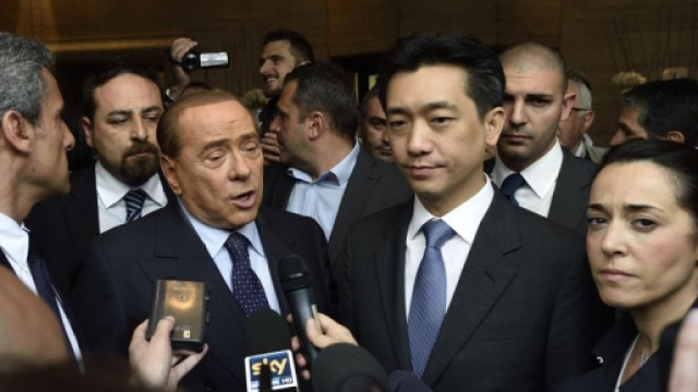 Silvio Berlusconi e Mr Bee Taechaubol