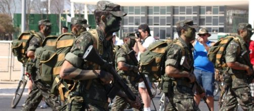 Dilma envia ex&eacute;rcito para conter conflito